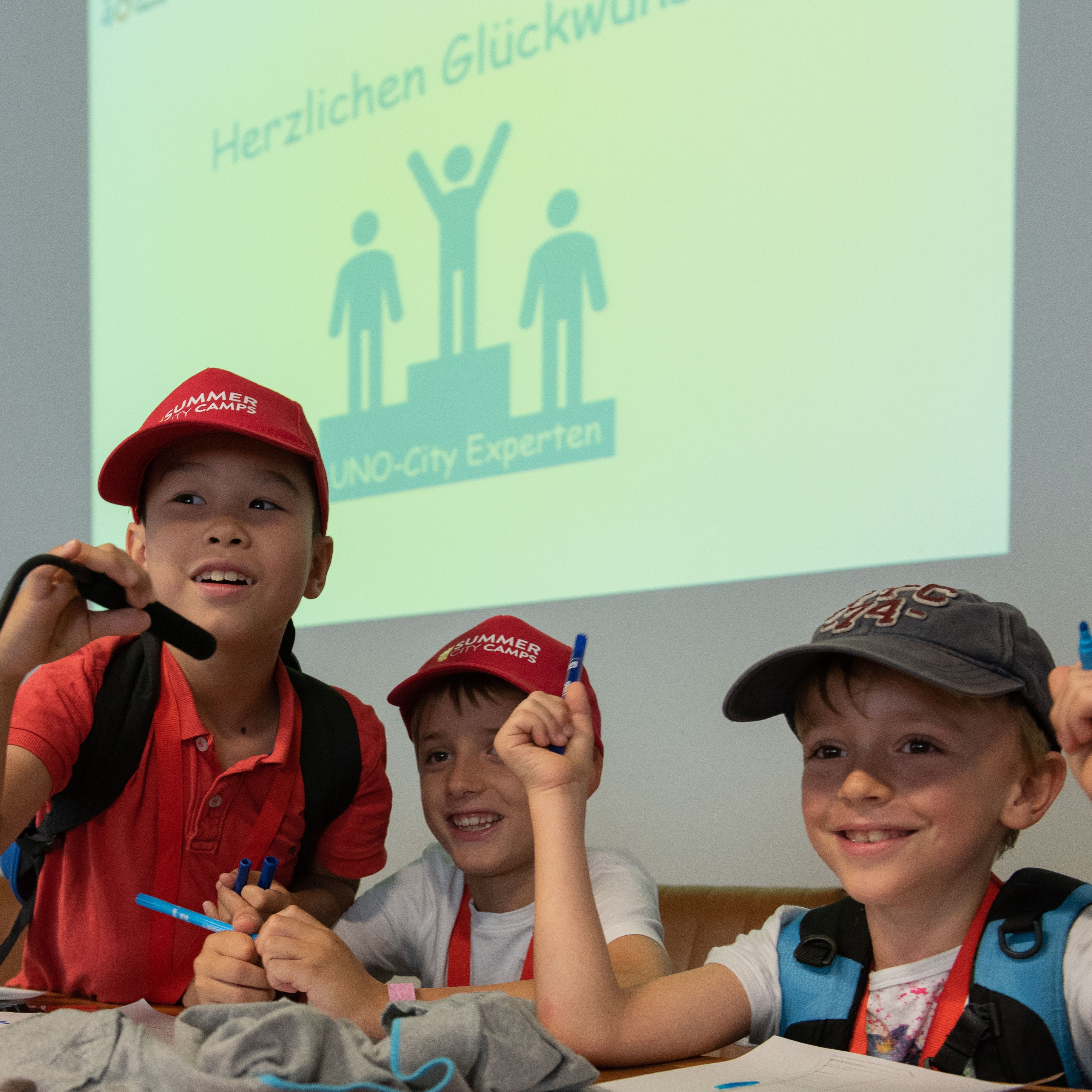 Kinder beim Ferienspiel in der UNO Wien